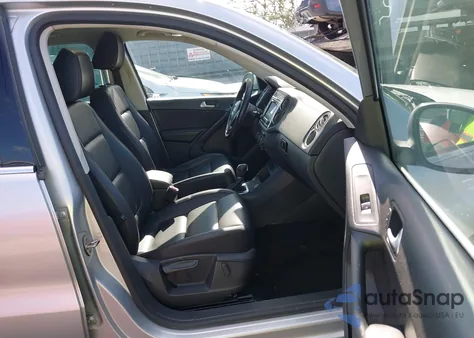 2017 Volkswagen Tiguan 2.0T Wolfsburg Edition z USA, uszkodzony, nr VIN WVGRV7AX7HK005415